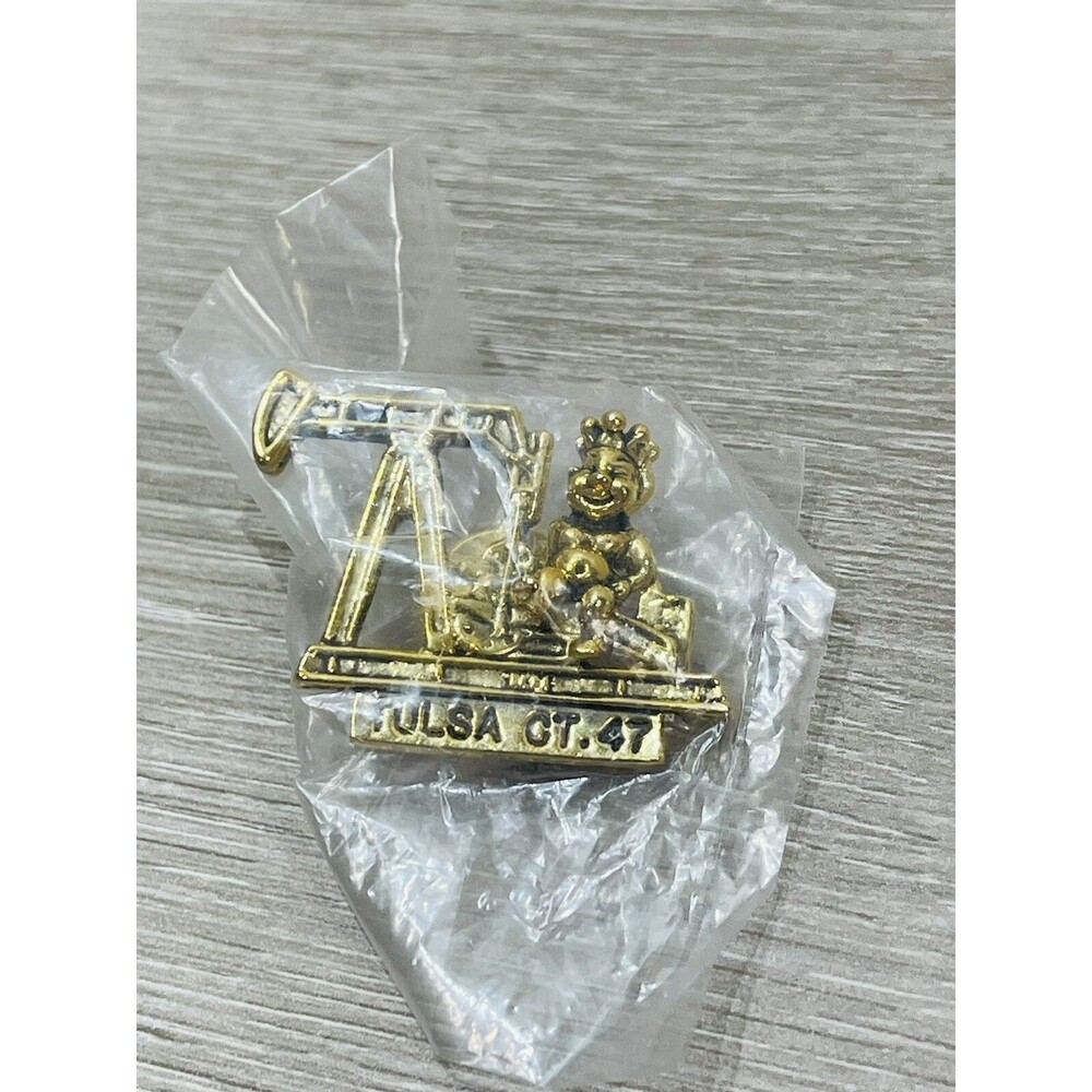 Vtg Shriners King Mirth Tulsa Oklahoma Ct 47 Oil Rig Member Lapel Pin